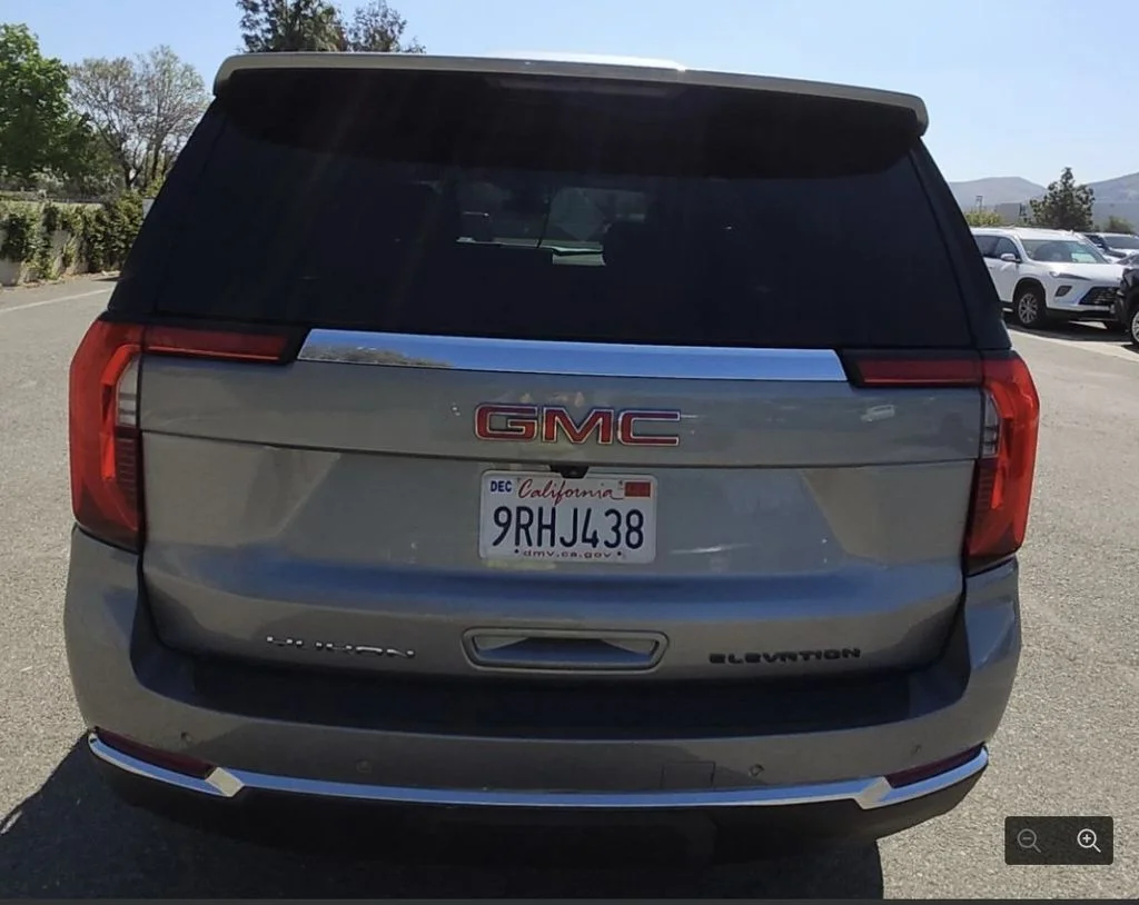 Used 2025 Silver GMC Elevation image 8