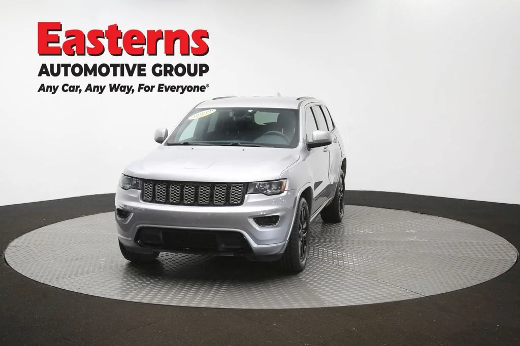 Used 2017 Silver Jeep Altitude image 53