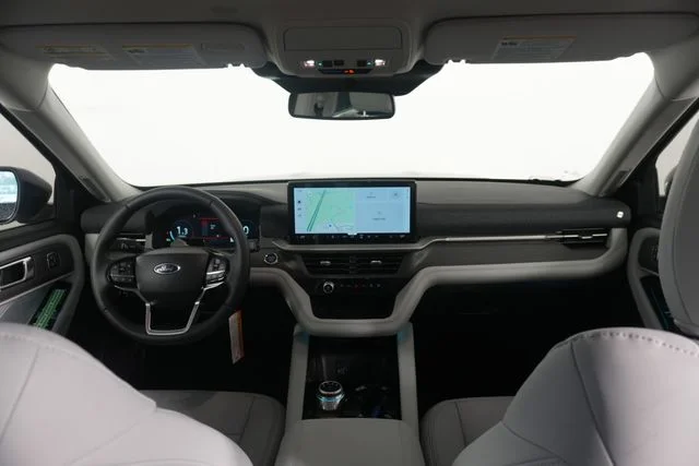 New 2026 Carbonized Gray Metallic Ford Platinum™ image 31