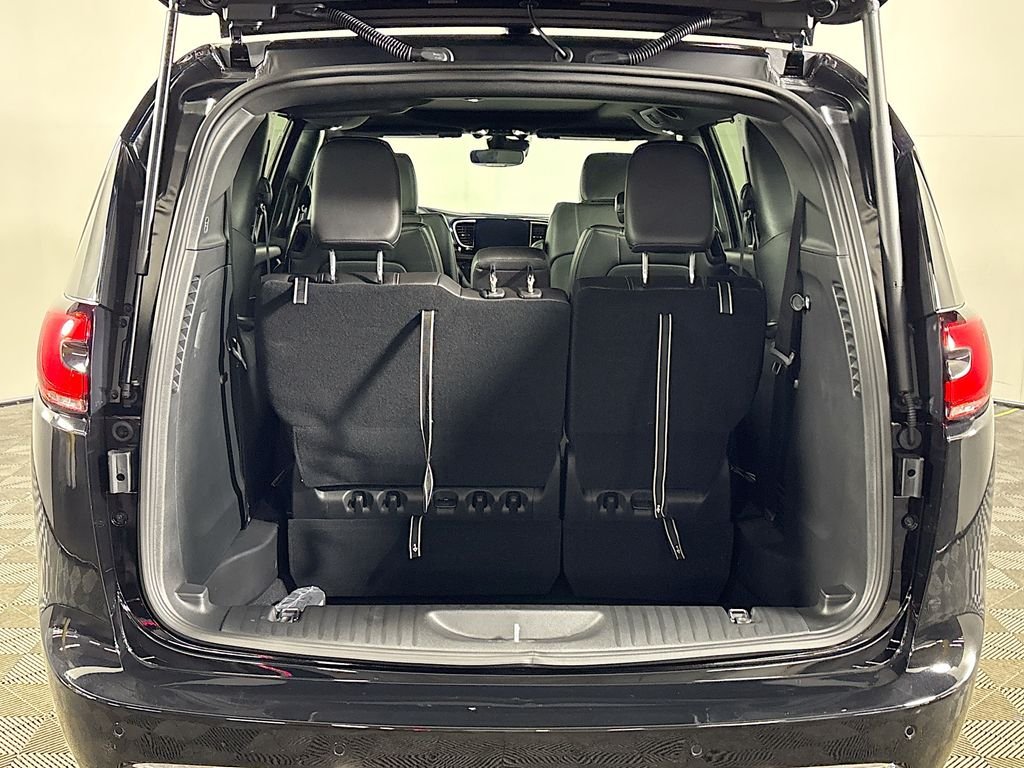 2026 Chrysler Pacifica Select - Photo 20