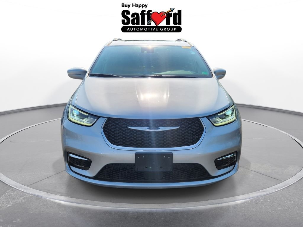 Used 2022 Silver Chrysler Touring L image 5