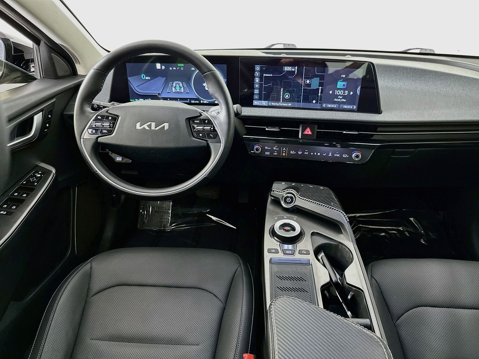 Used 2022 Steel Gray Kia Wind image 23