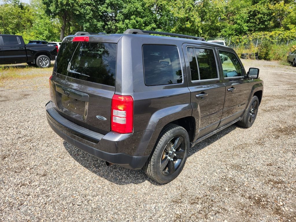 Used 2015 Gray Jeep Sport image 5
