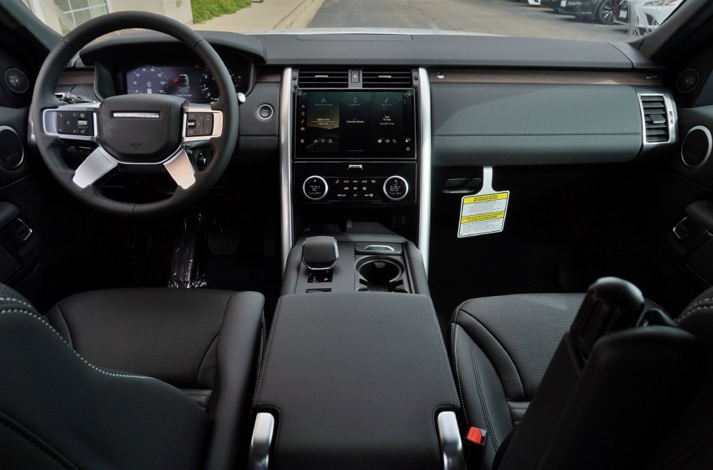 New 2026 Fuji White Land Rover S image 9