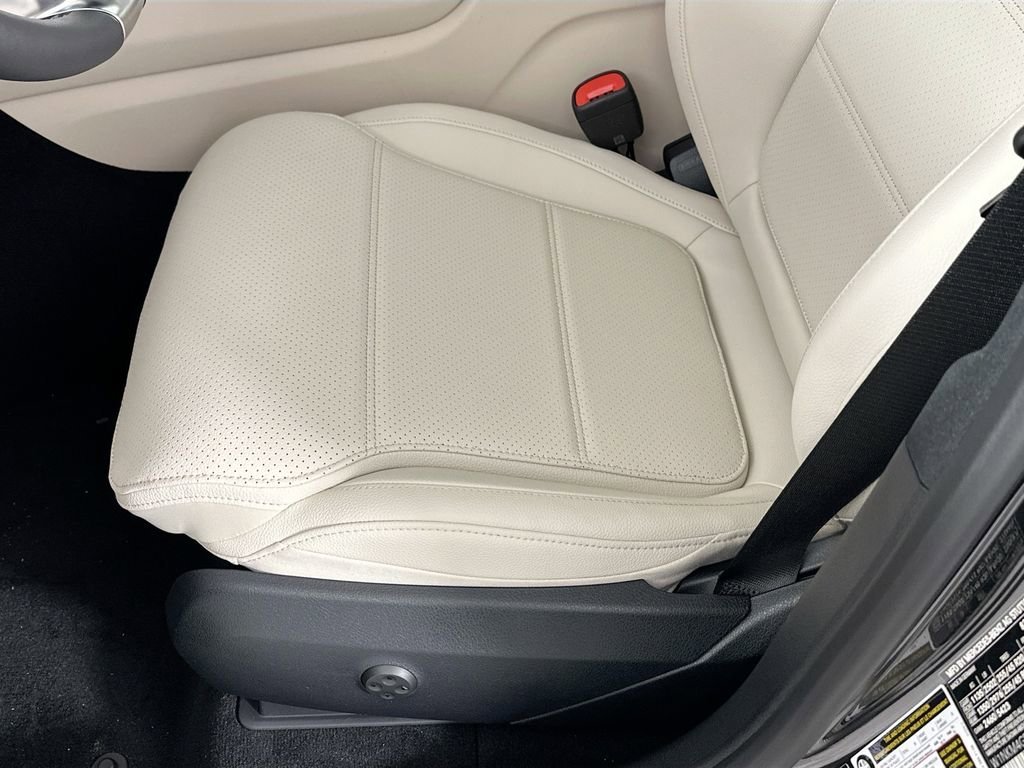 New 2026 Graphite Grey Metallic Mercedes-Benz GLC 300 image 54