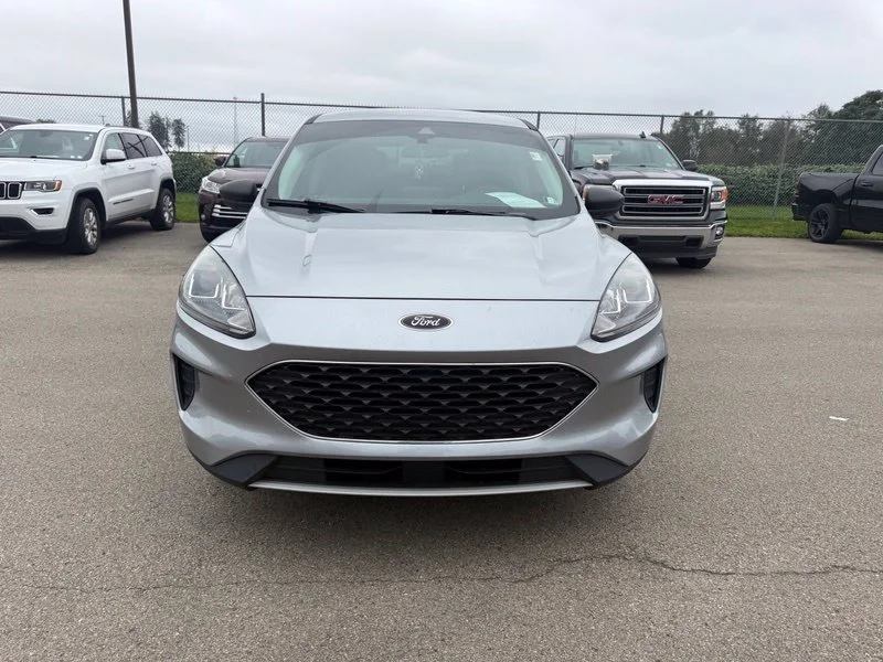 Used 2022 Silver Ford SE image 10