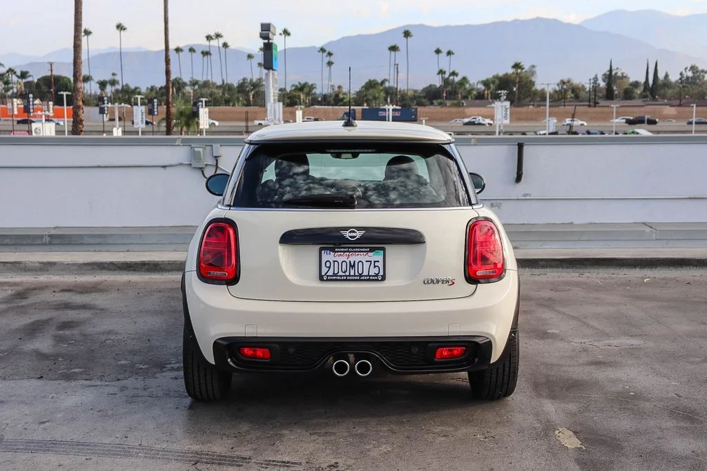 Used 2021 White MINI Classic image 8