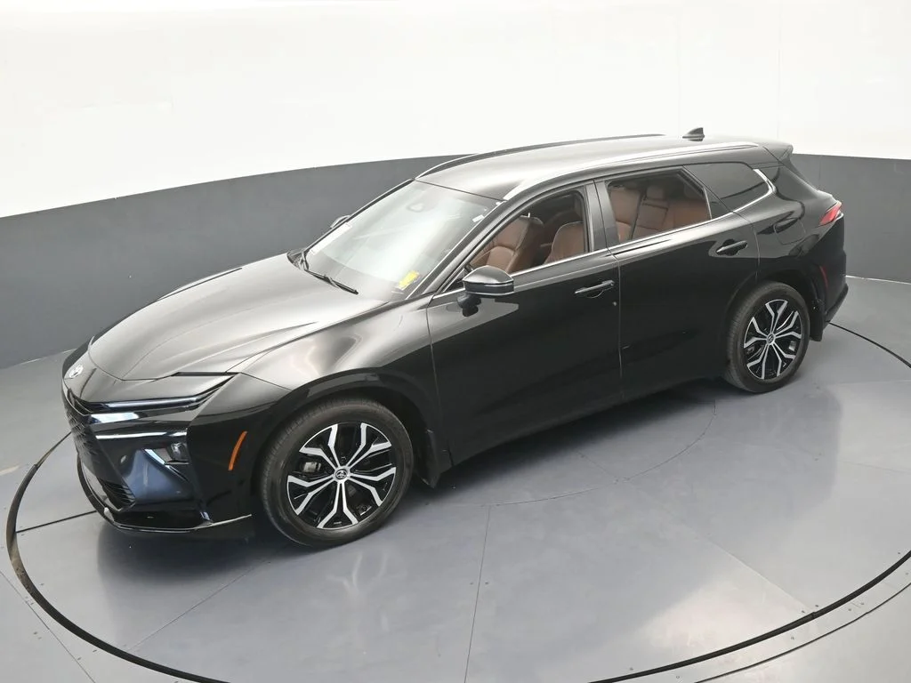 Used 2025 Black Toyota XLE image 54