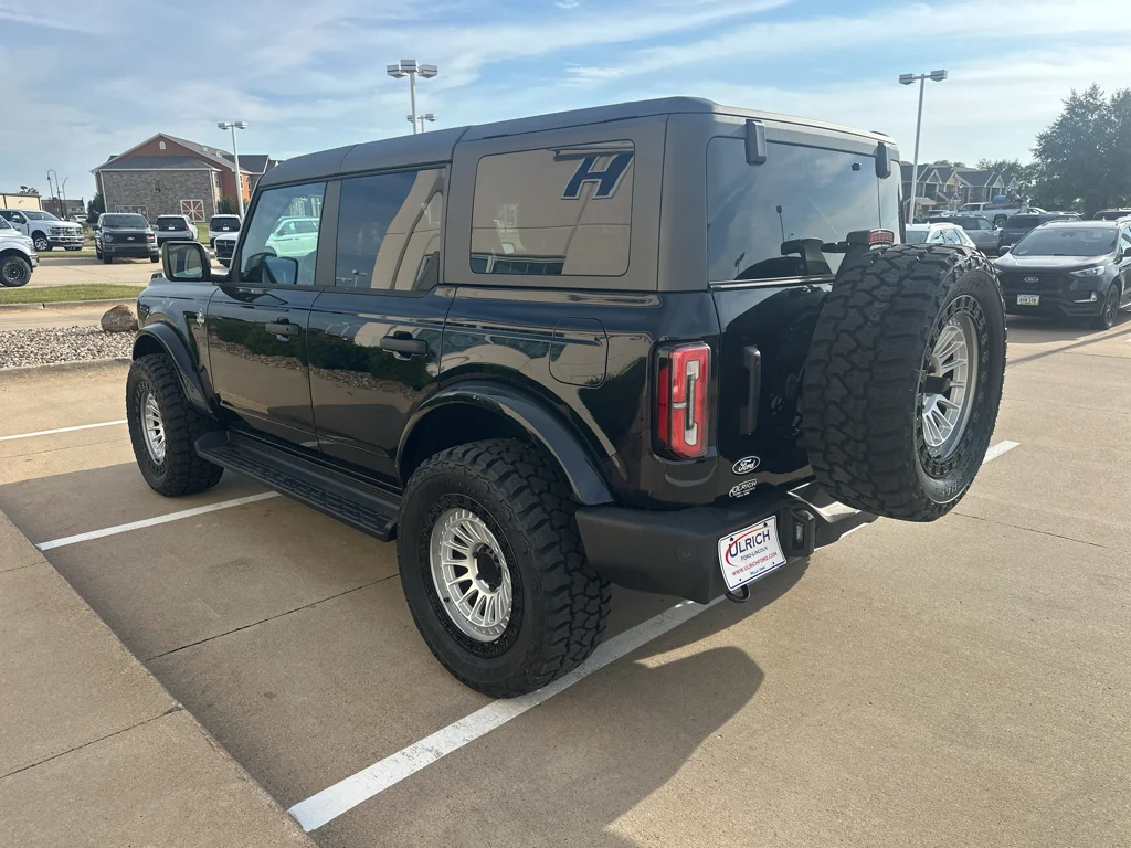 New 2026 Shadow Black Ford Outer Banks® image 7