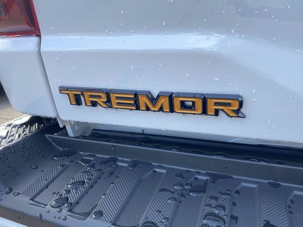 New 2026 Oxford White Ford Tremor® image 4