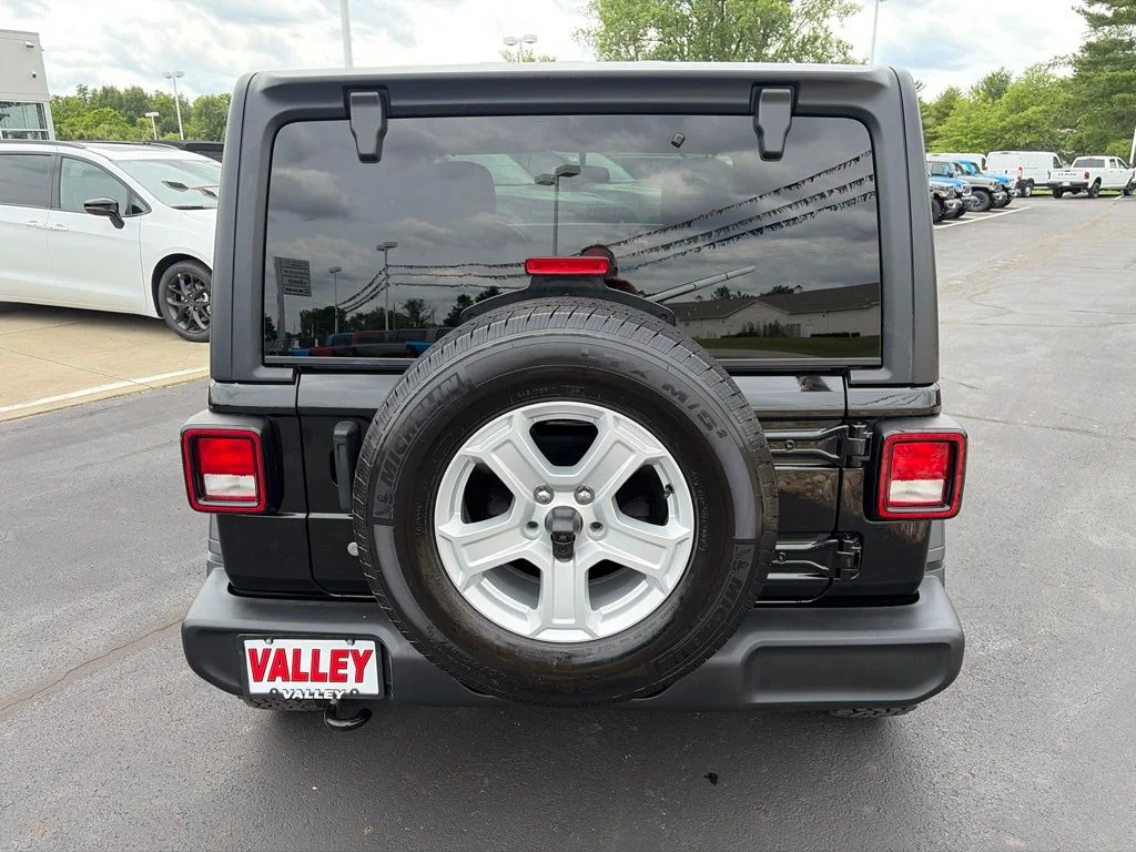 Certified Used 2018 Black Jeep Sport S image 6