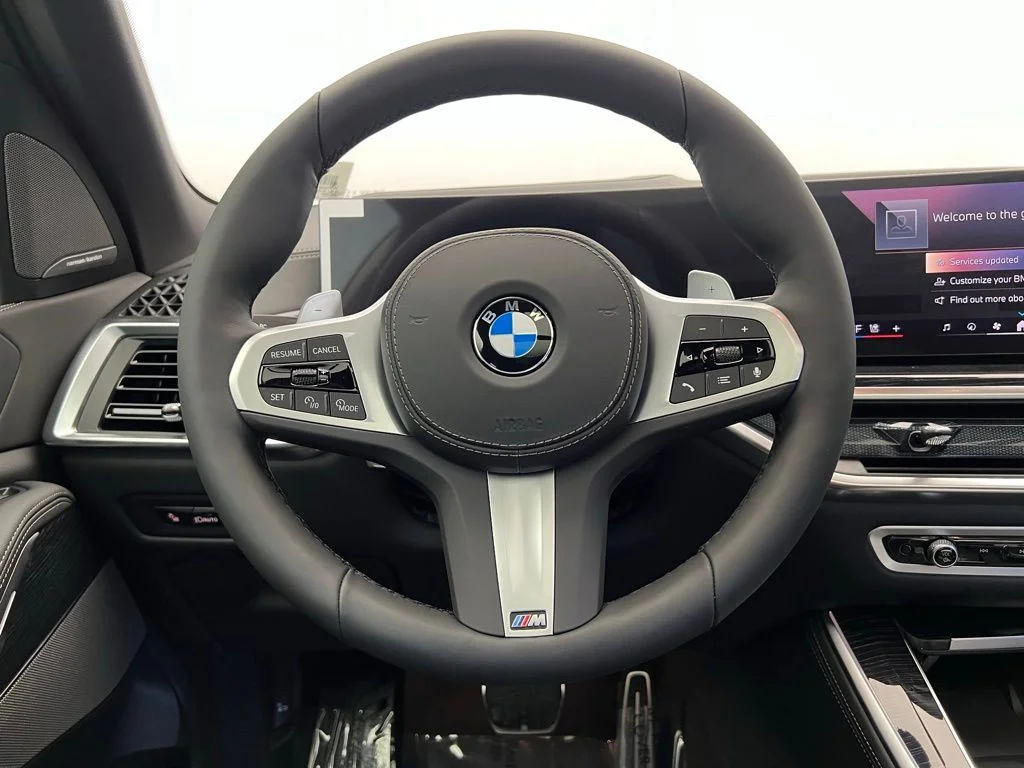 New 2026 Dravit Grey Metallic BMW xDrive40i image 17