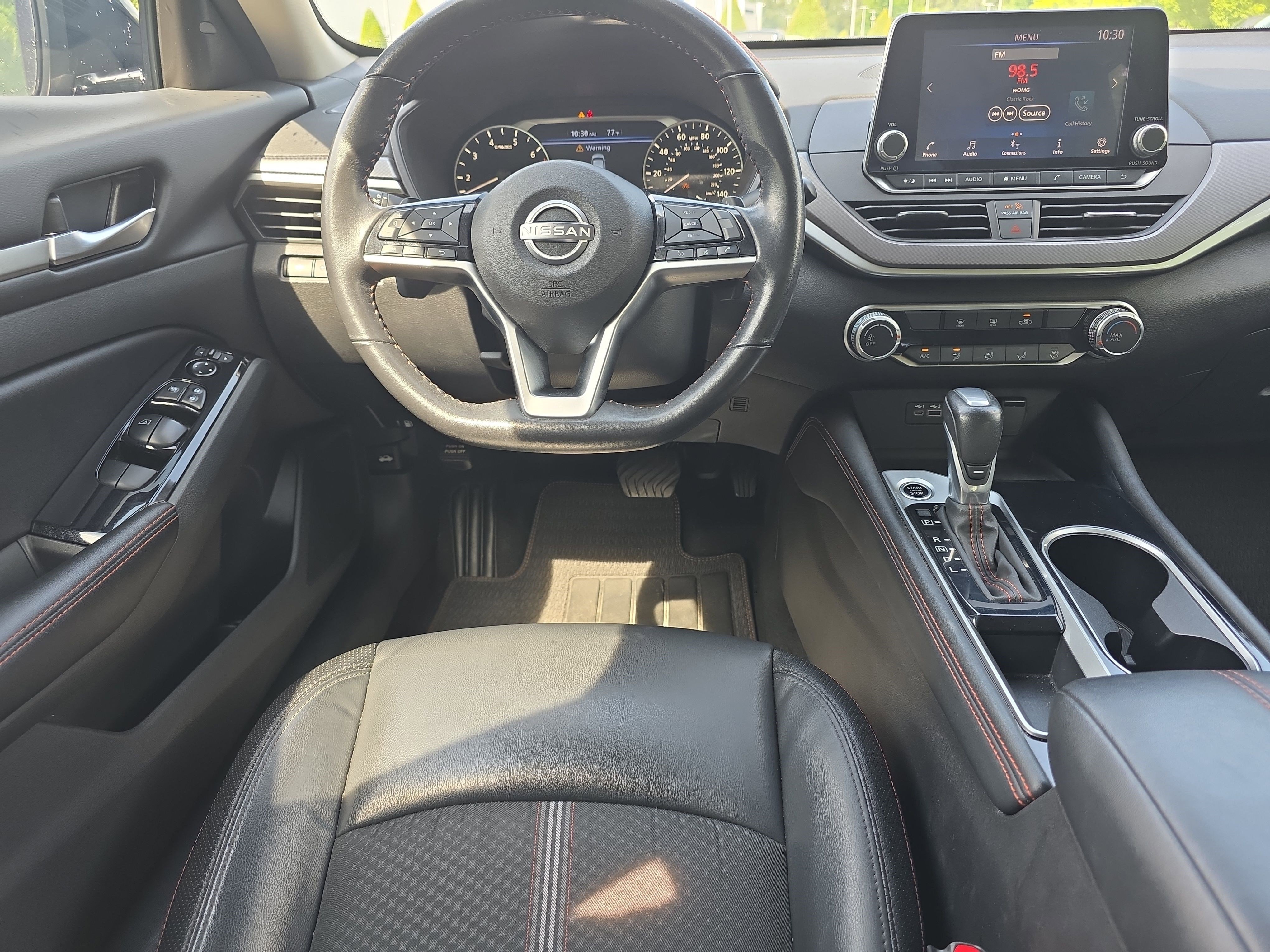 Used 2025 Super Black Nissan SR image 15