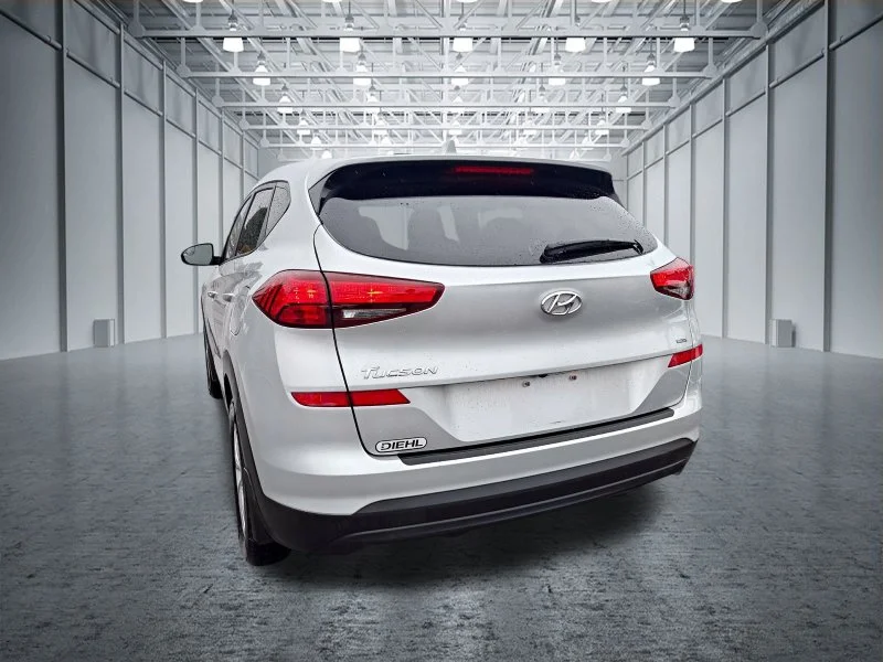 Used 2019 Silver Hyundai SE image 7