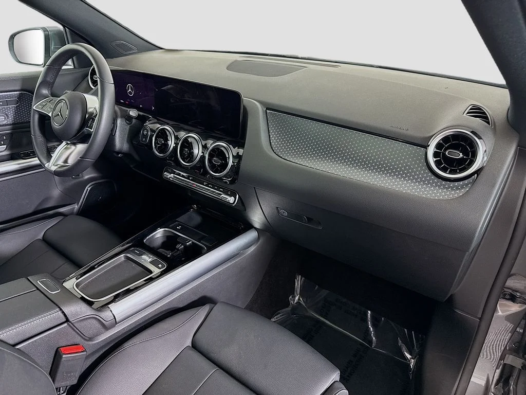 Used 2026 Gray Mercedes-Benz GLA 250 image 29