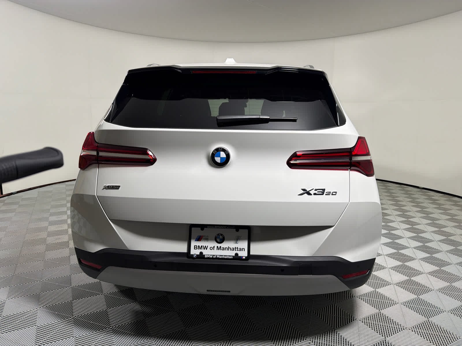 Used 2026 Alpine White BMW 30 xDrive image 4