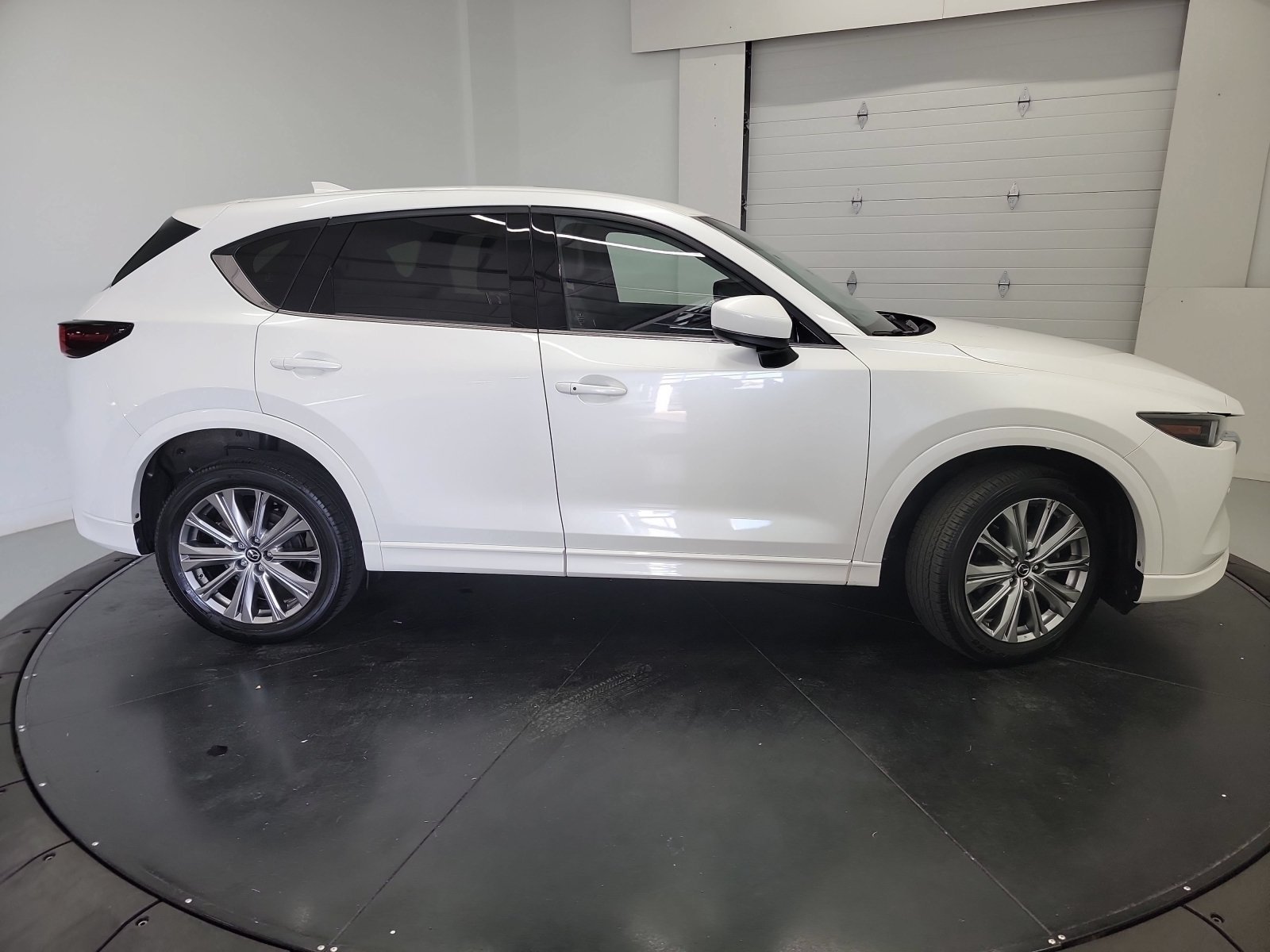 Used 2022 Snowflake White Pearl Mica Mazda 2.5 Turbo Signature image 9