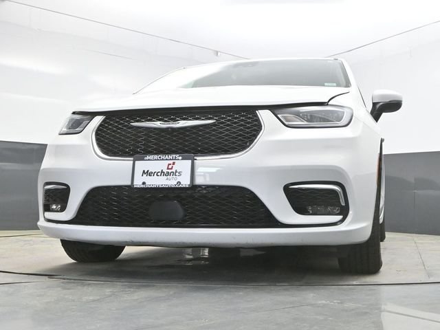 Used 2023 White Chrysler Touring L image 25