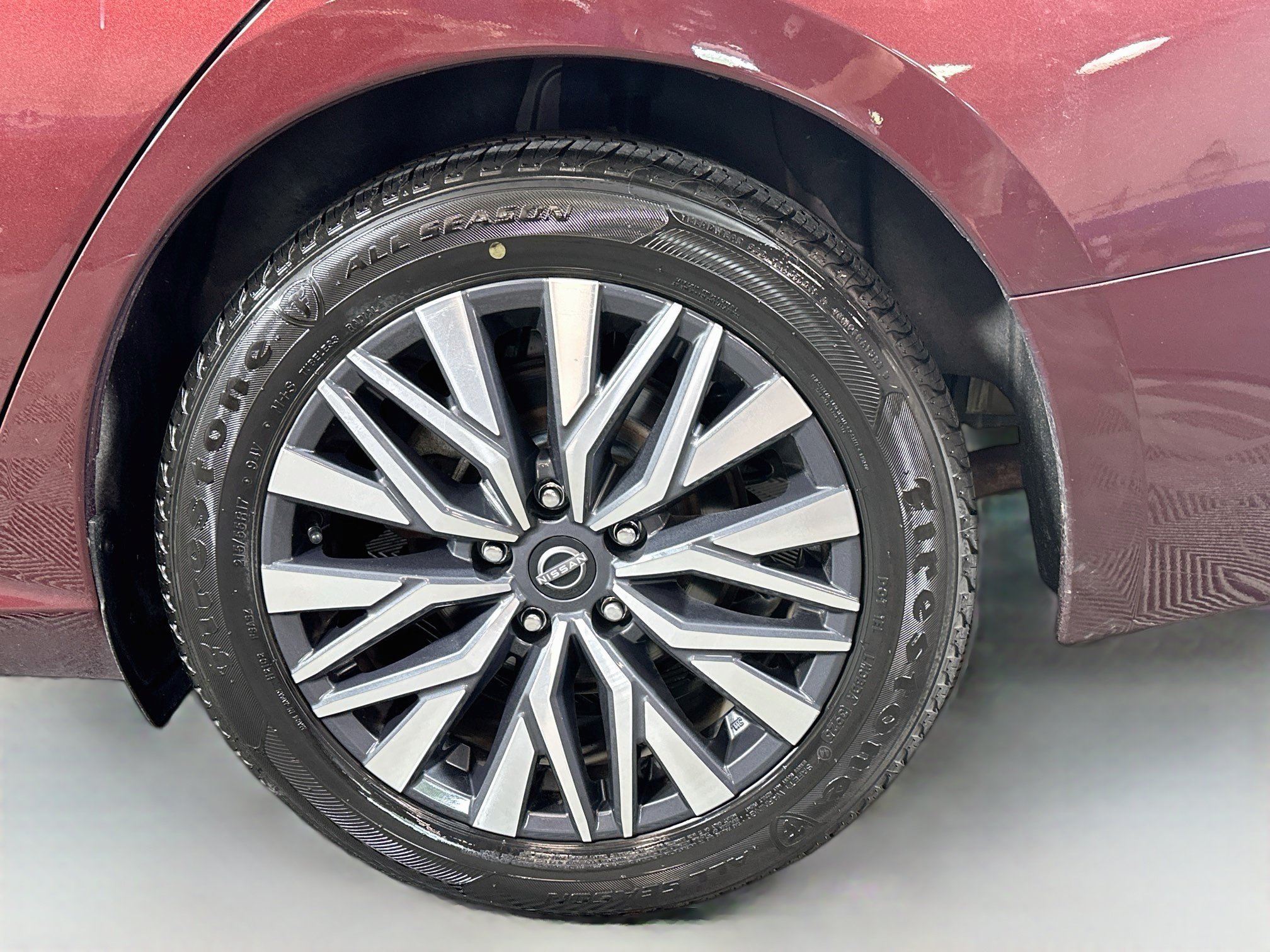 Used 2024 Garnet Pearl Metallic Nissan 2.5 SV image 30