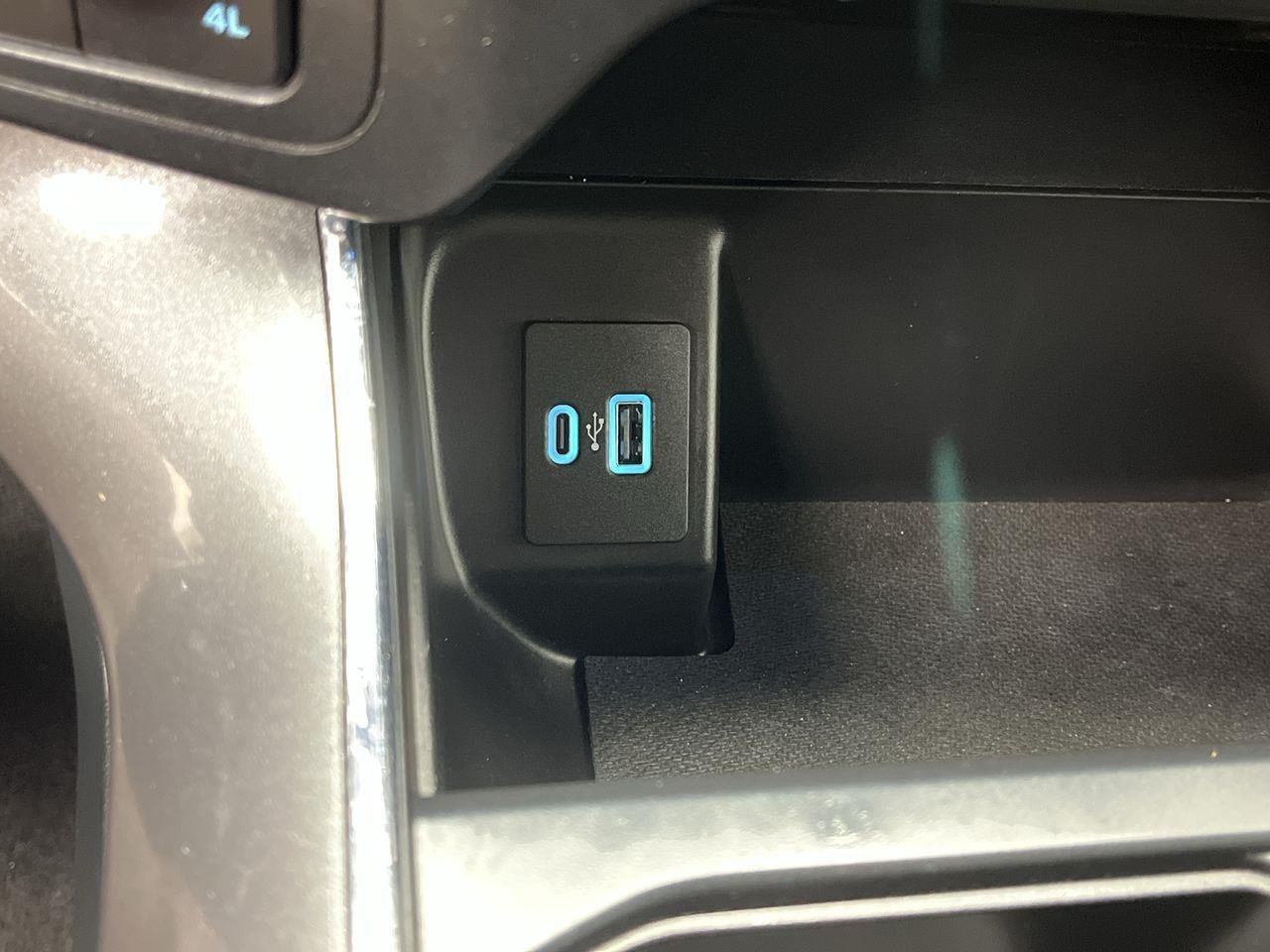 Used 2023 Avalanche Gray Ford XLT image 26
