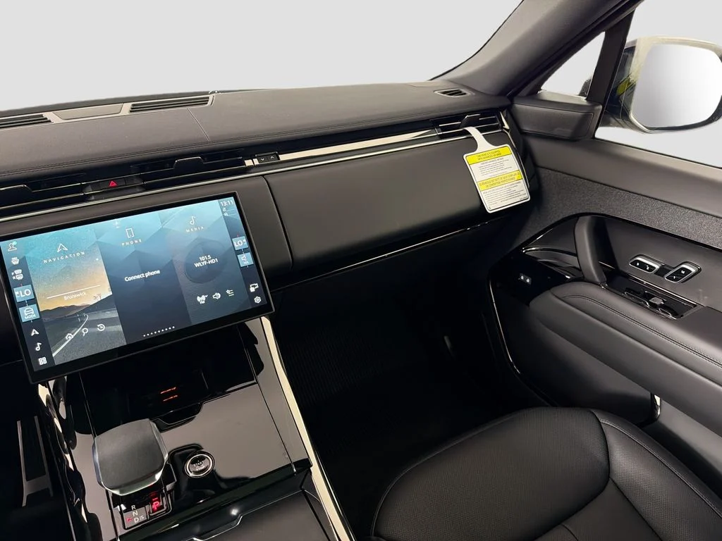 New 2026 Borasco Grey Land Rover Dynamic SE image 25
