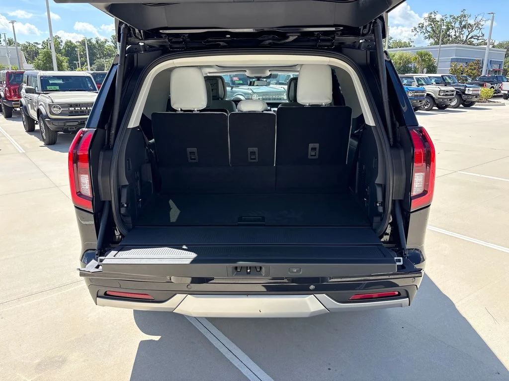 New 2026 Black Ford Platinum image 31