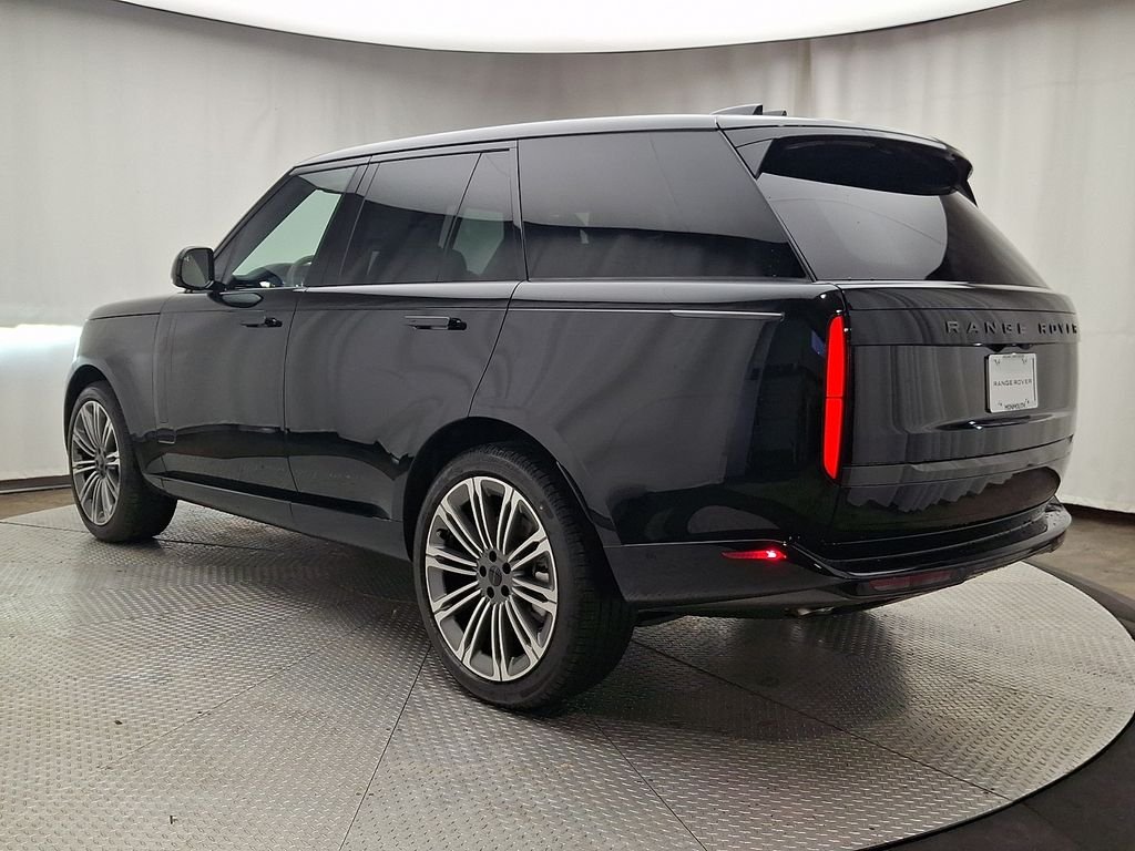 New 2026 Santorini Black Land Rover SE image 4