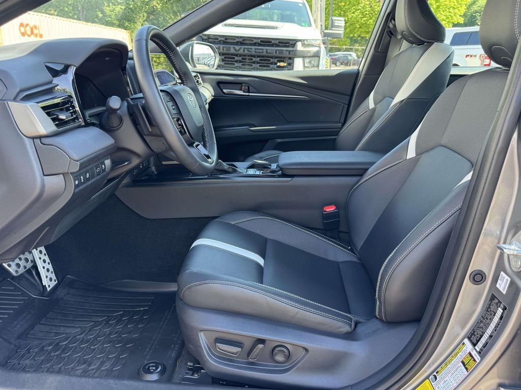 Used 2025  Toyota SE image 20