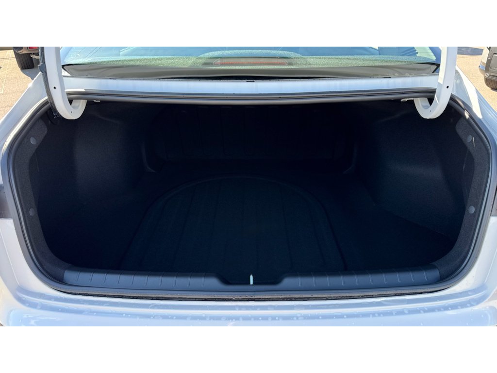 New 2026 Snow White Pearl Kia LX image 7