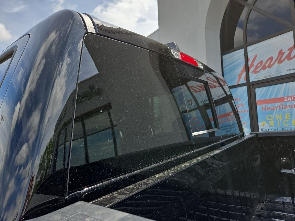New 2026 Diamond Black Crystal Pearl-Coat Exterior Paint RAM Big Horn/Lone Star image 20