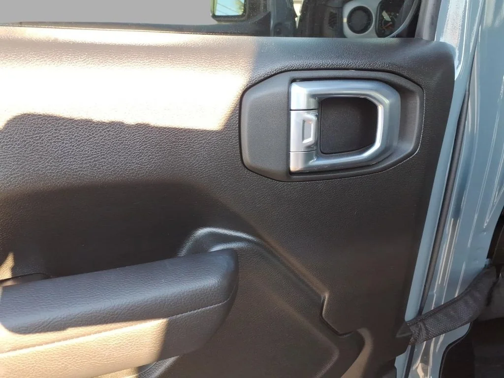 Used 2024 Gray Jeep Sport S image 11
