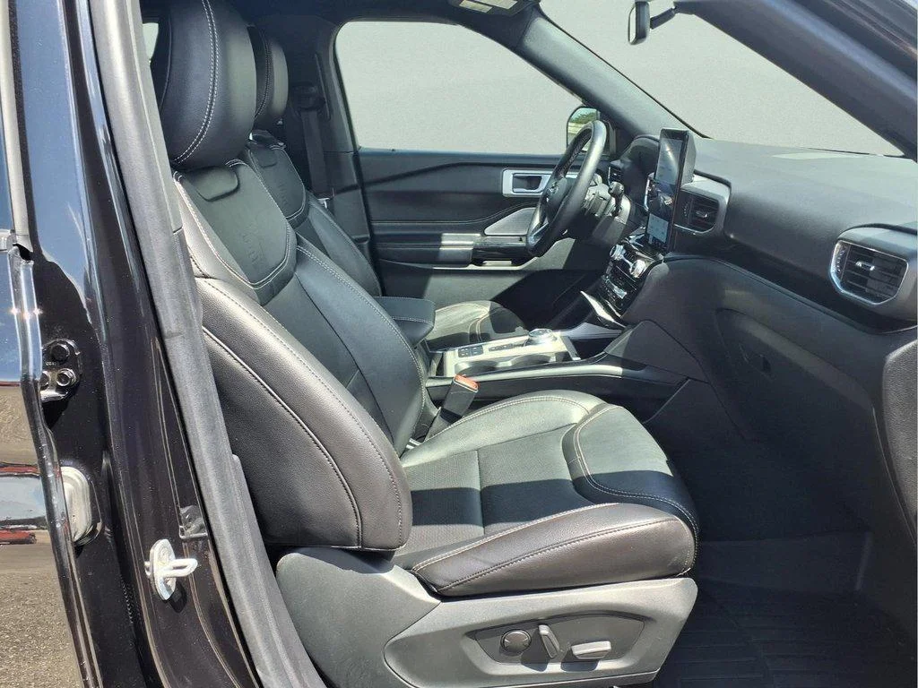 Used 2022 Agate Black Metallic Ford ST RWD image 15