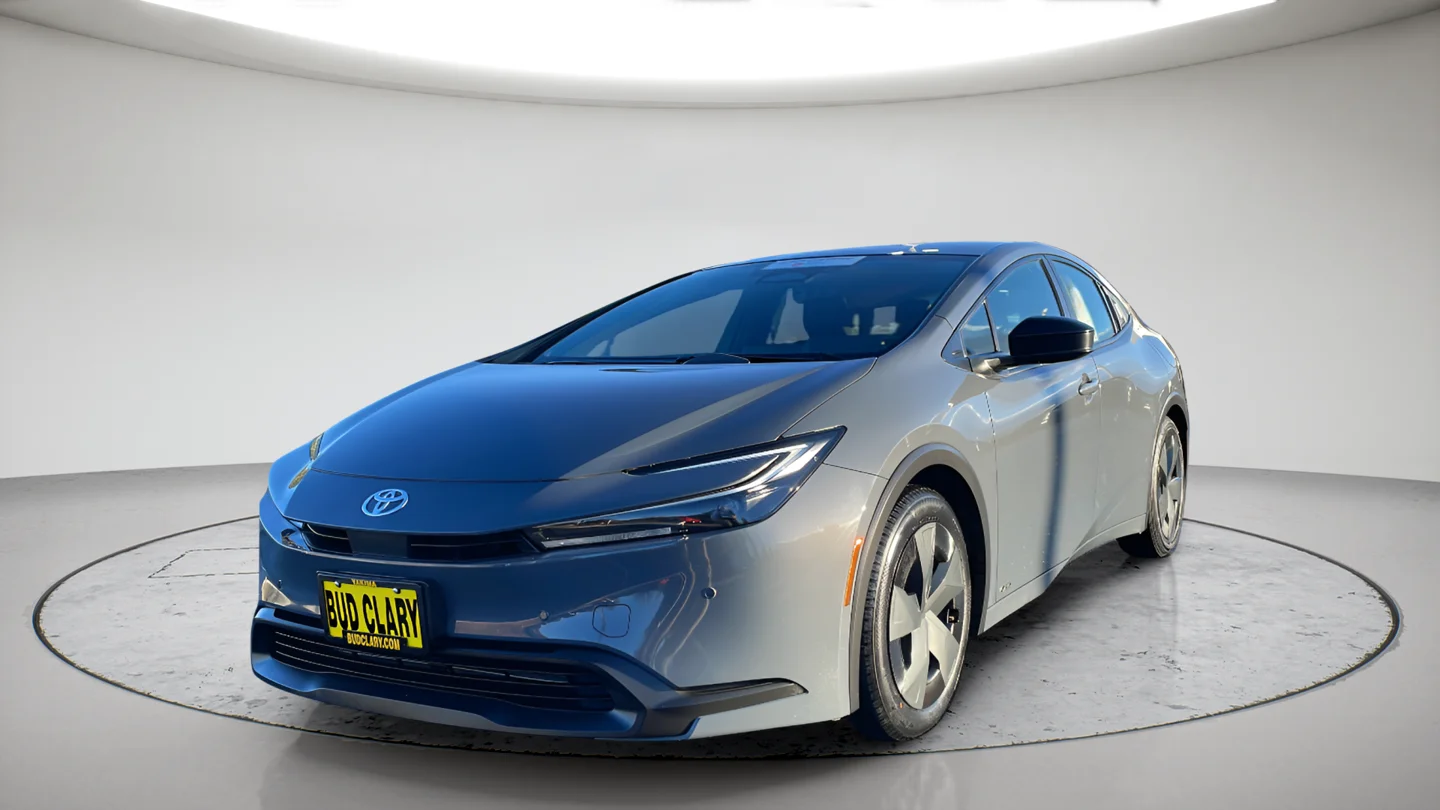 2024 Toyota Prius LE