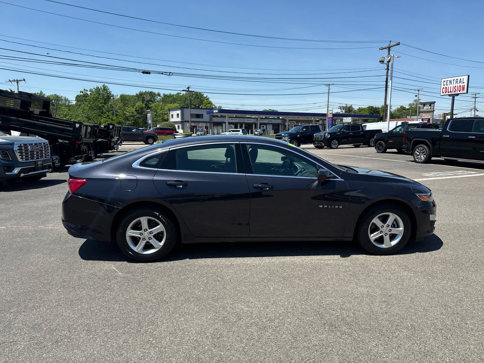 Used 2022 Dark Ash Metallic Chevrolet FL image 6