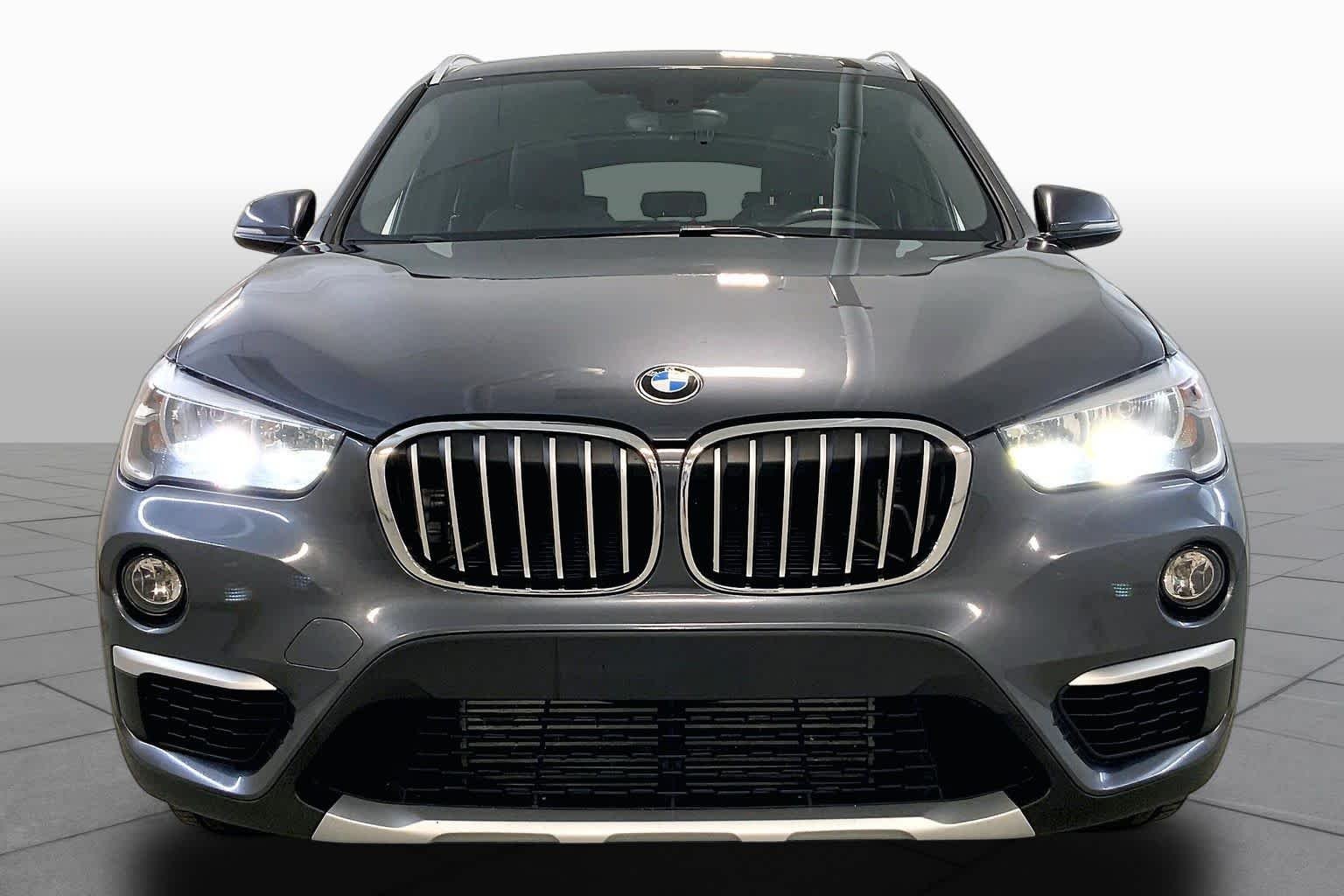 Used 2018 Mineral Gray Metallic BMW xDrive28i image 3