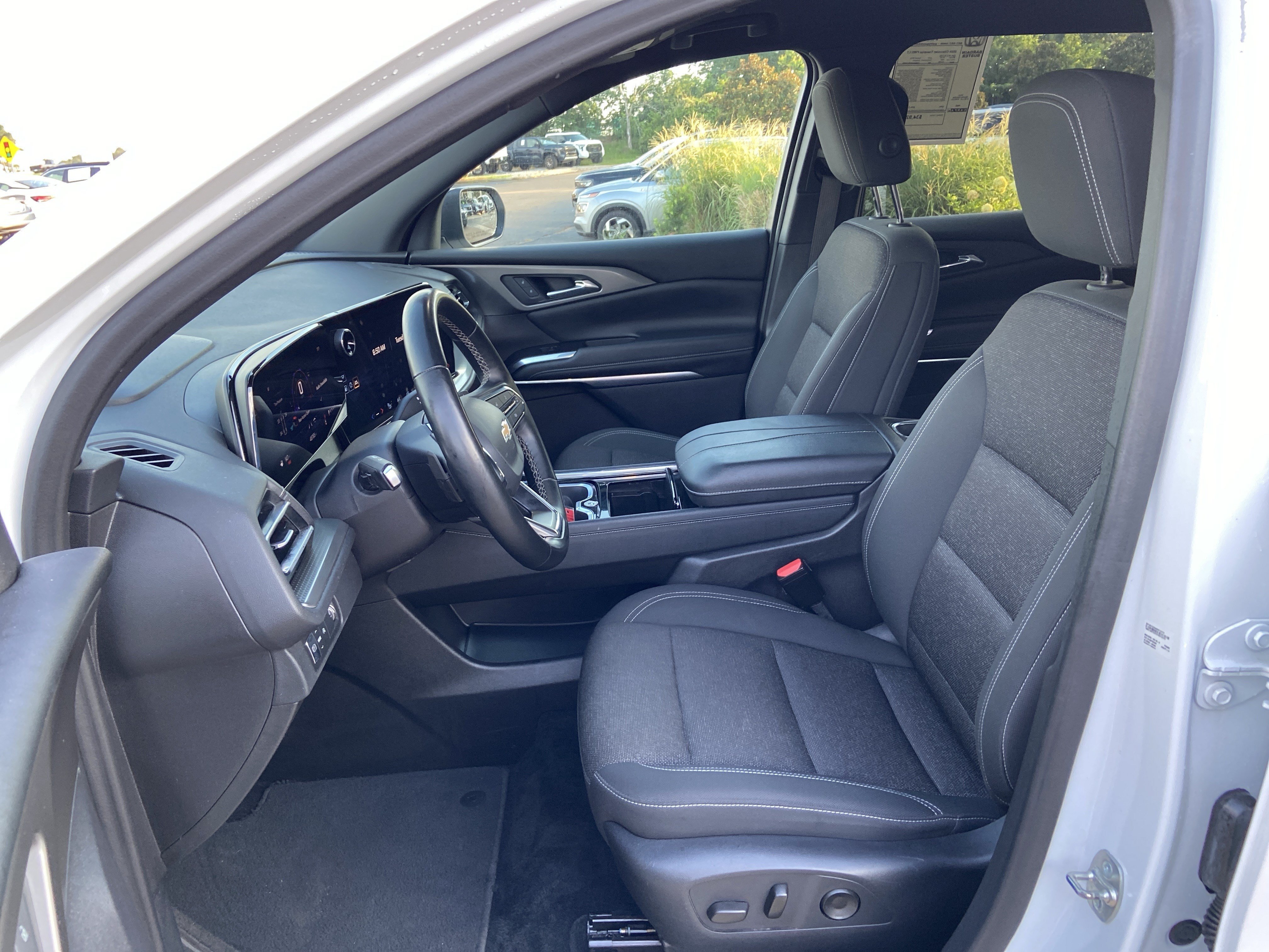 Used 2024 Summit White Chevrolet FWD LT image 34