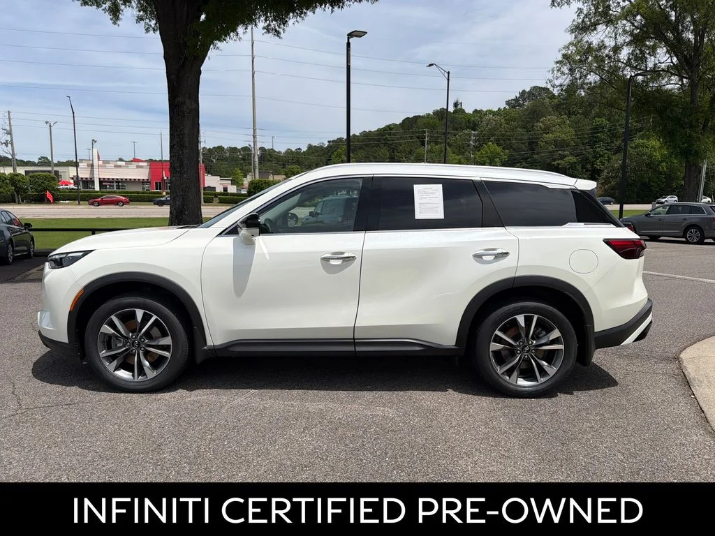 Certified Used 2023 Majestic White INFINITI LUXE image 7