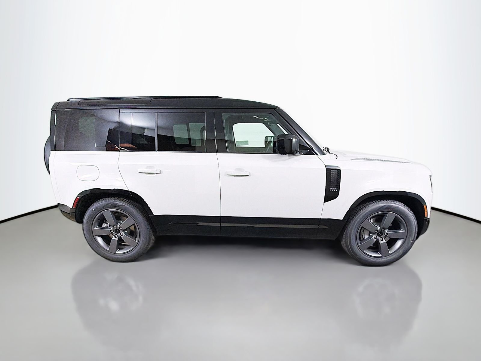 New 2026 Borasco Grey Land Rover X-Dynamic SE image 6