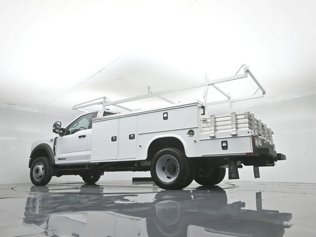 New 2026 Oxford White Ford XL image 3