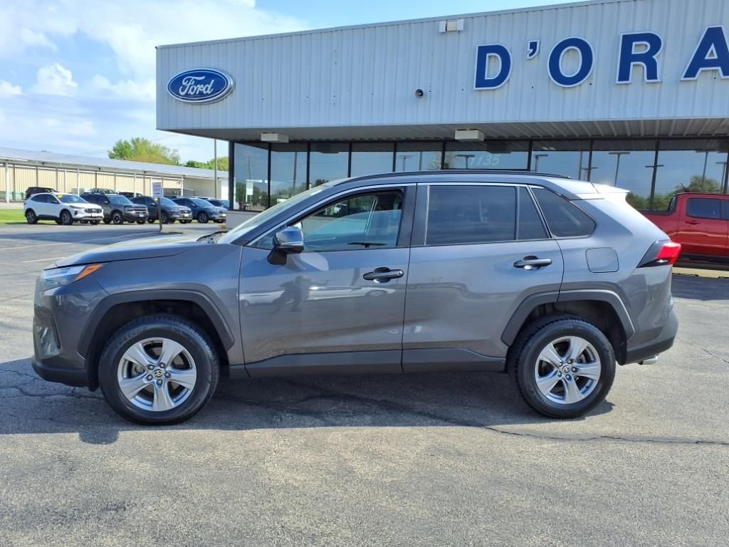 2022 Toyota RAV4 XLE - Photo 6