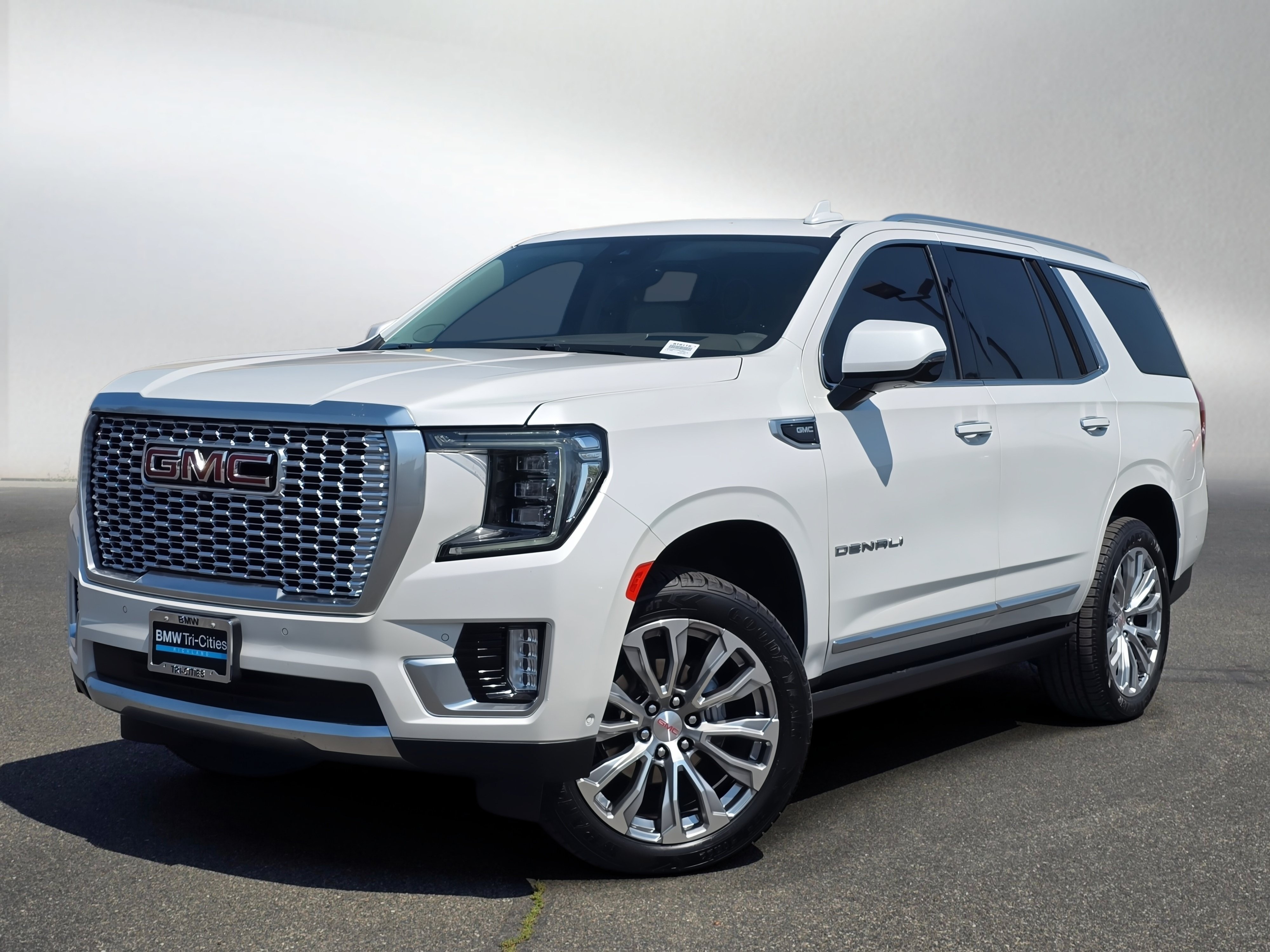 Used 2024 White Frost Tricoat GMC Denali image 1