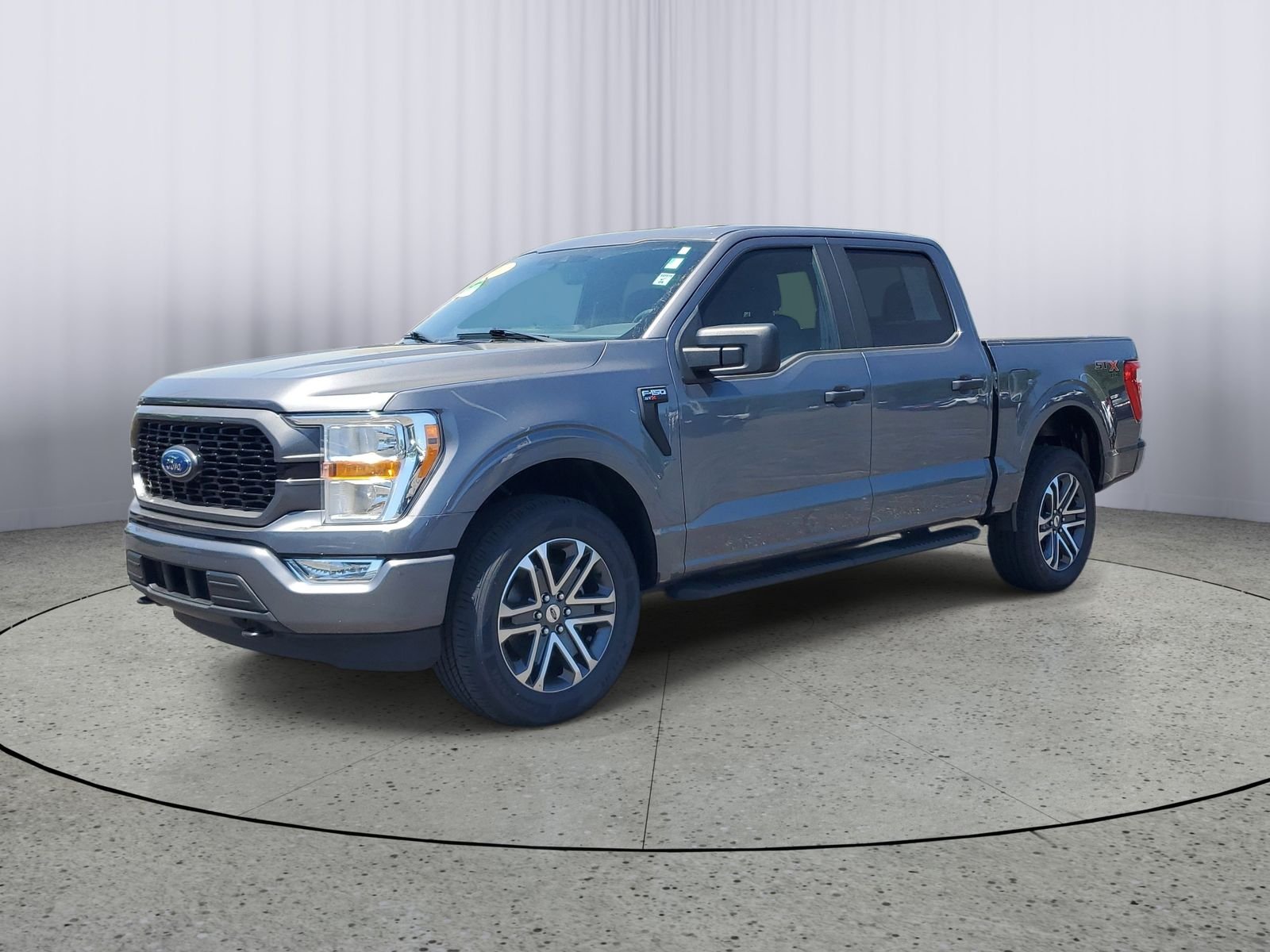 Used 2021 Gray Ford XL image 2
