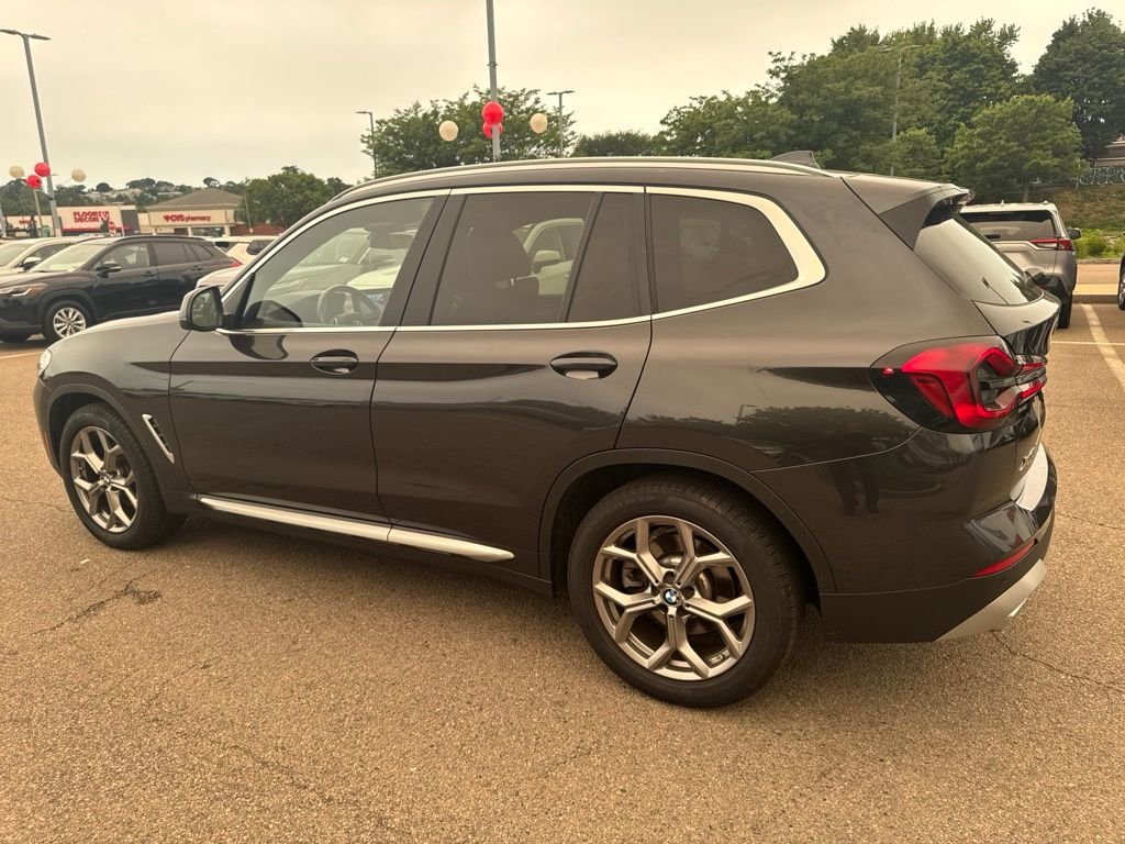 Used 2023 Gray BMW xDrive30i image 5