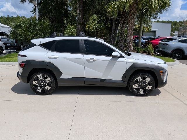 Used 2024 White Hyundai SEL image 4