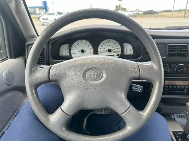 Used 2004 Radiant Red Toyota Base image 28