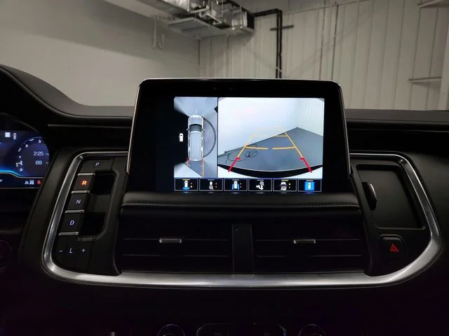 Used 2022 White Chevrolet Z71 image 18