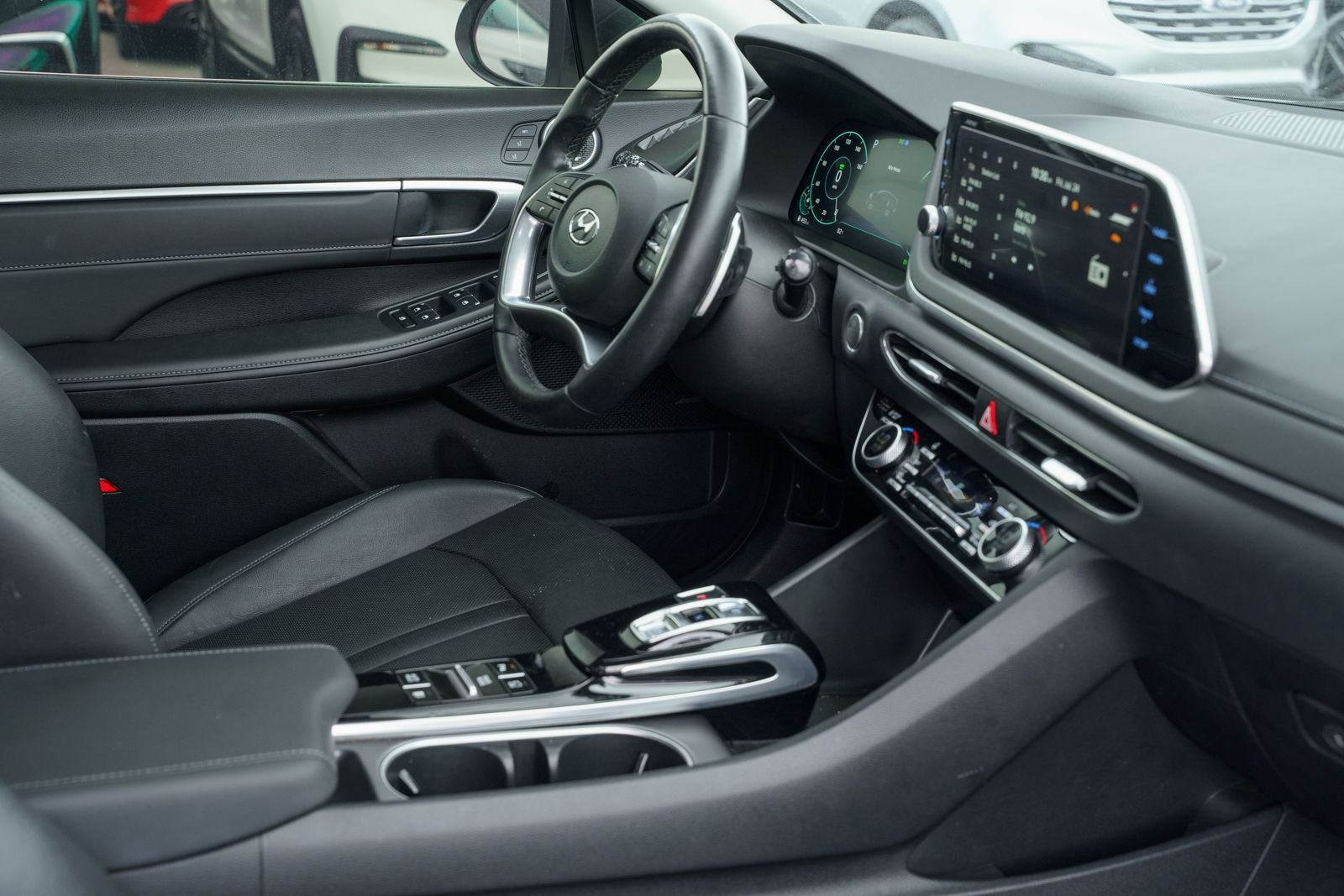 Used 2022 White Hyundai Limited image 12