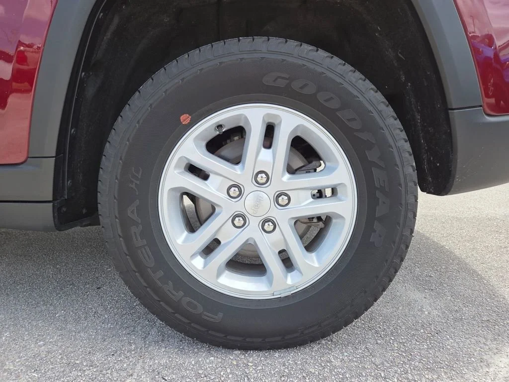 Certified Used 2024 Velvet Red Pearlcoat Jeep Laredo image 16