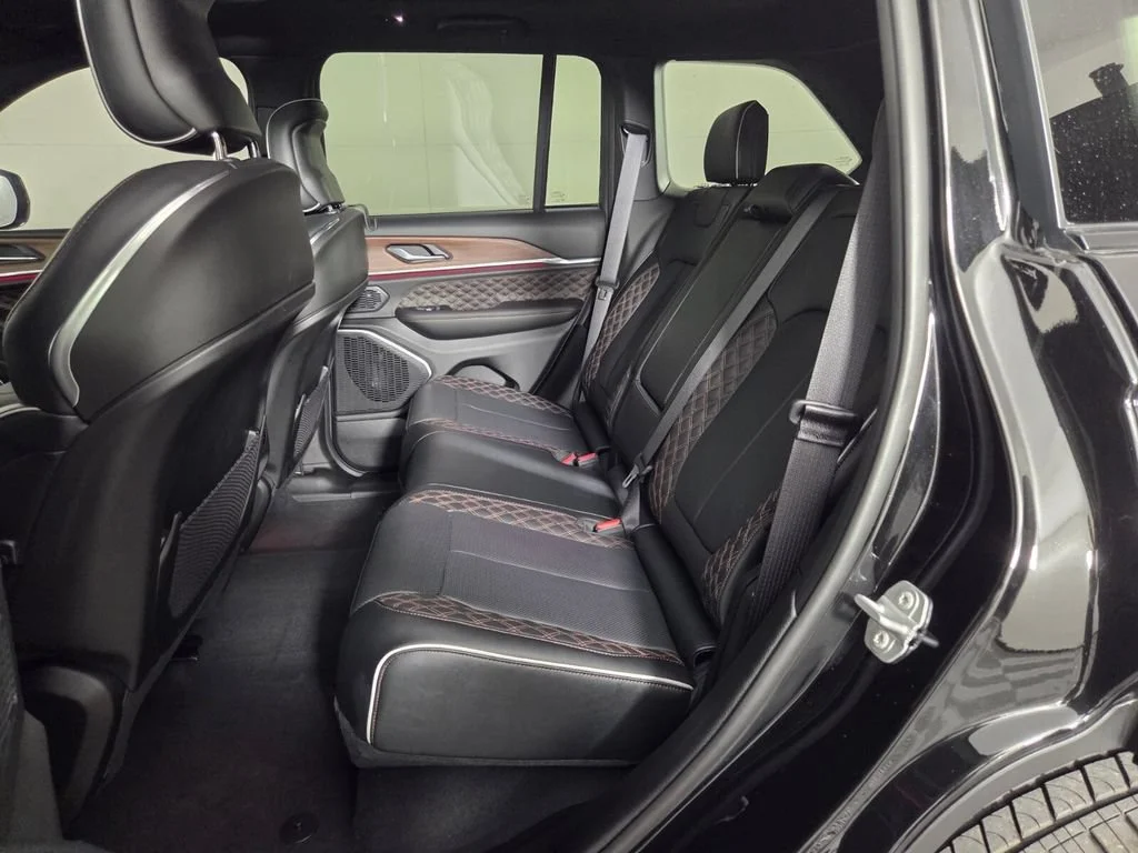 2025 Jeep Grand Cherokee Summit - Photo 23