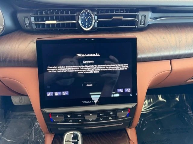 Certified Used 2022 Nero Ribelle Metallic Maserati Modena image 19